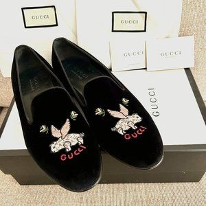 Gucci Loafers - Velvet Embroidered Flying Pig in Black - Size 9-10